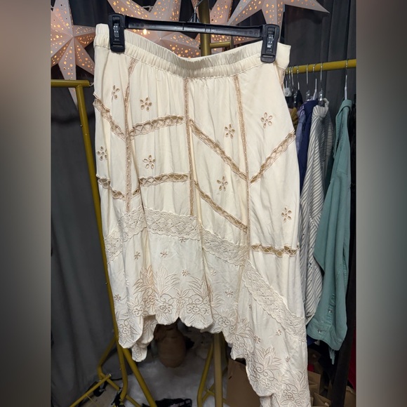 NWOT Free People Bali Embroidered Eyelet Atlas Skirt- Pearled Ivory - Picture 10 of 11